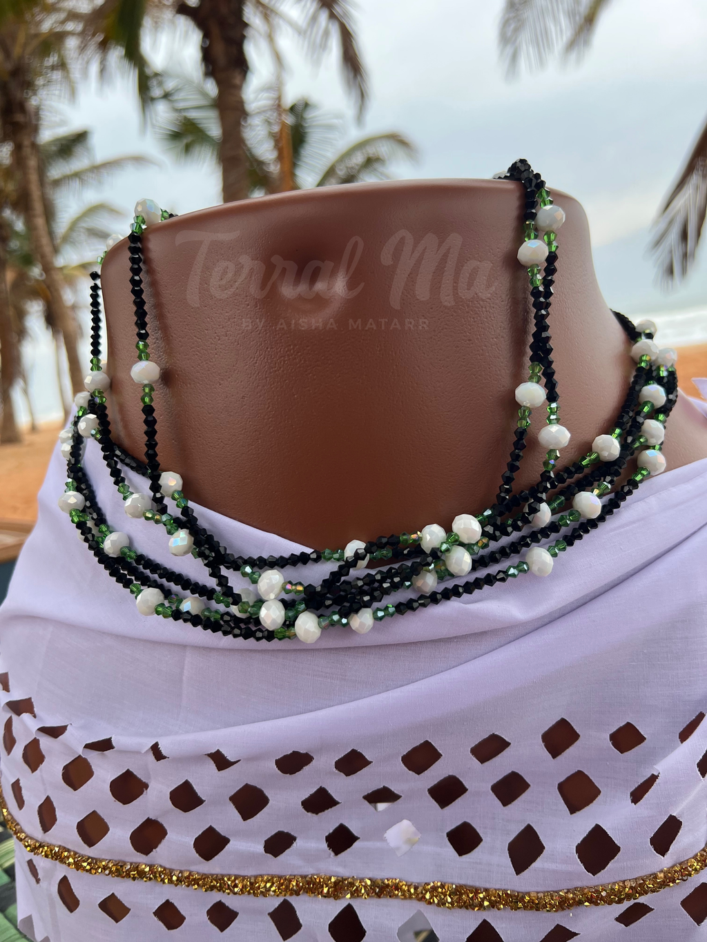 TIMISS - Black, White & Green