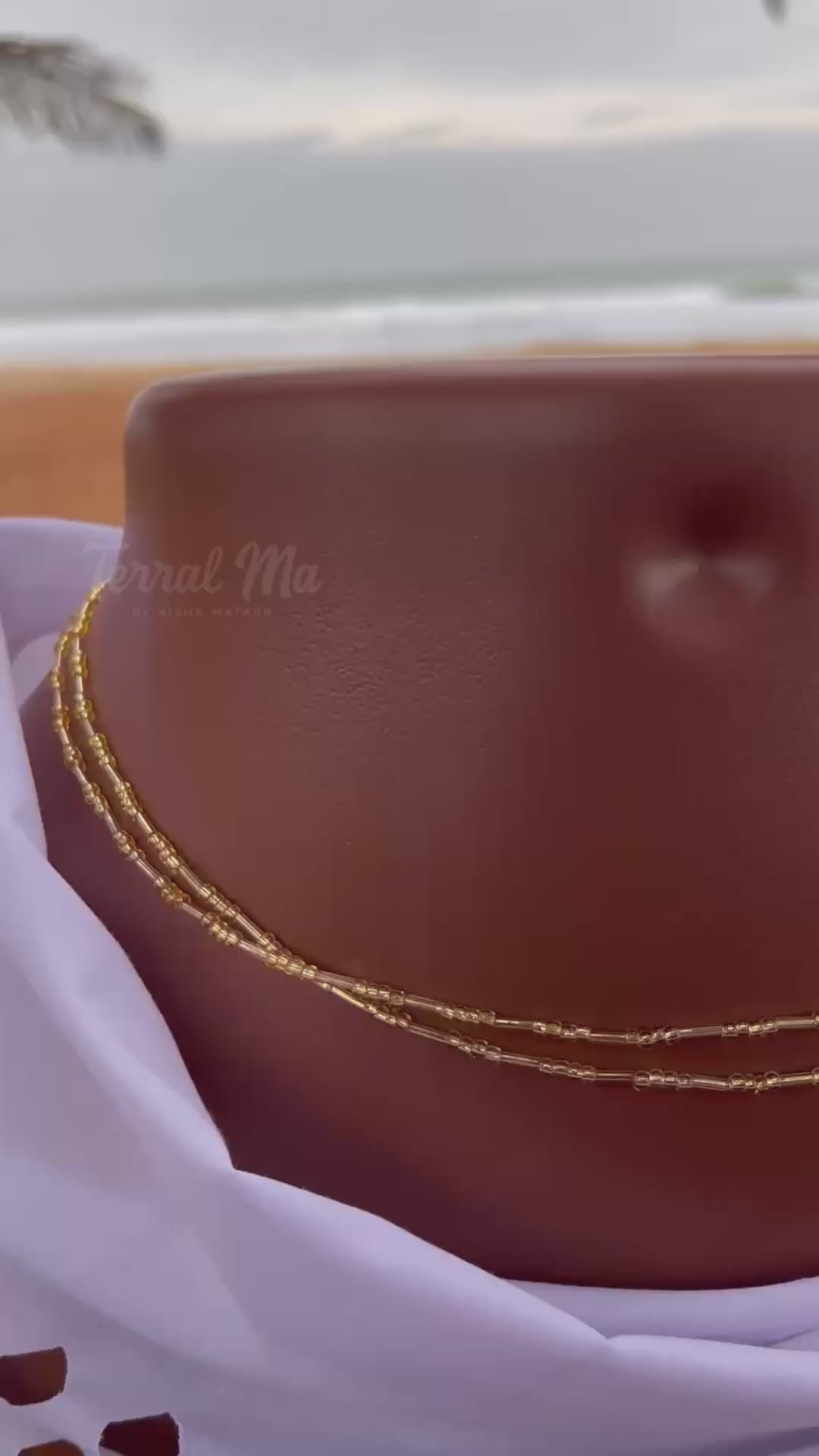 GOLDEN GIRL - Gold